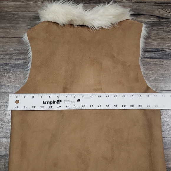 Lilya sherpa faux fur suede vest size large - Picture 12 of 12